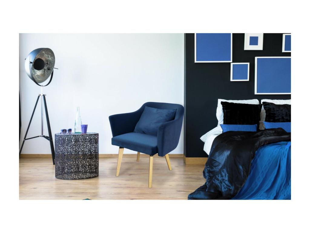 Poltrona in tessuto blu