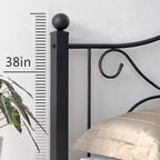 Struttura letto in metallo Javlergo con testiera e pediera arcuate, supporto per doghe in acciaio resistente, non necessita di box spring